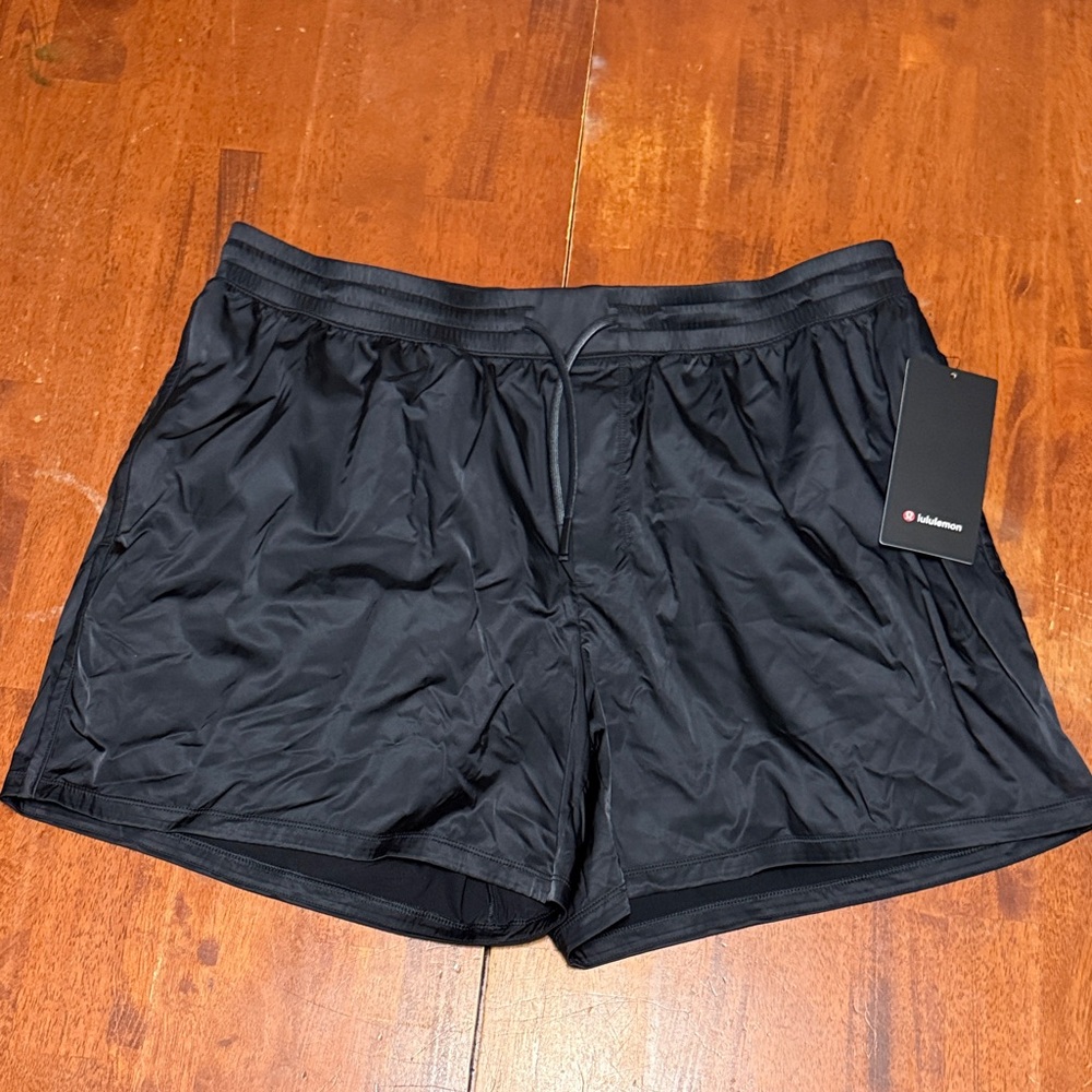 Lululemon Men’s Stretch Satin Nylon shorts 5 in Black 2XL new